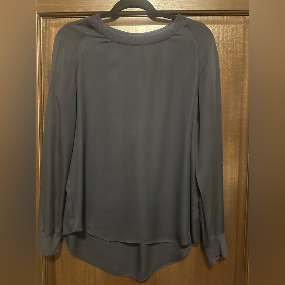 Vince Silk Blouse in Navy Blue Size Small